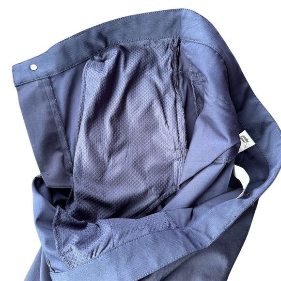 Fabletics Men's High Rise Chino Shorts Size 33 Blue Multi-Pocket Casual Summer - Picture 4 of 13